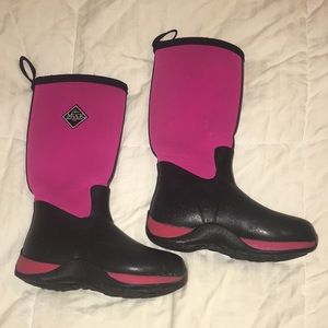 Muck kids winter boots size 13
